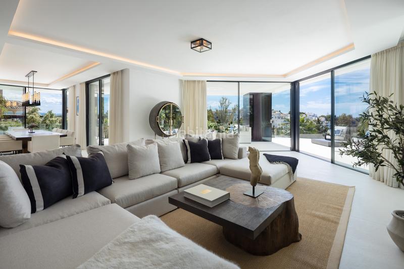 Foto 24e5eb6d-8abf-4cd9-a22b-fc123bf71f6d. Maison avec parking piscine dans Benahavís pueblo Benahavís