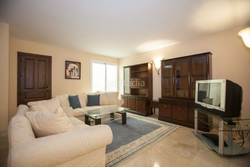 Foto 149fc139-b9d3-4309-ad93-422930556d3e. Casa amb aparcament piscina a Casco Antiguo Marbella