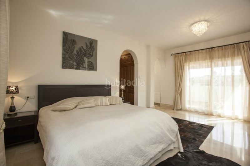 Foto 46d9e702-3bd5-4969-8150-d251954f78ff. Casa amb aparcament piscina a Casco Antiguo Marbella