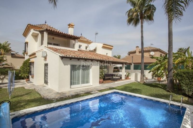 Foto 485e494b-09ea-44f8-916c-aa381460de32. Casa amb aparcament piscina a Casco Antiguo Marbella