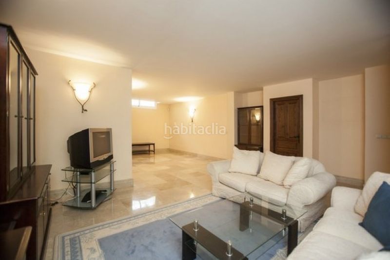 Foto bcbbea2e-839a-44a1-ada3-981b90d8be08. Casa amb aparcament piscina a Casco Antiguo Marbella