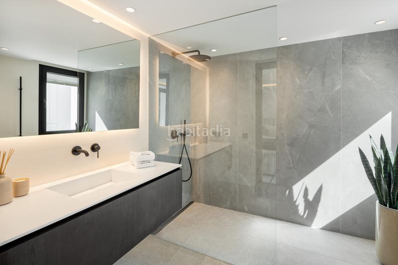 Foto 5bd689d2-53b9-43dc-830d-c83d90679fa3. Casa amb aparcament piscina a Casco Antiguo Marbella