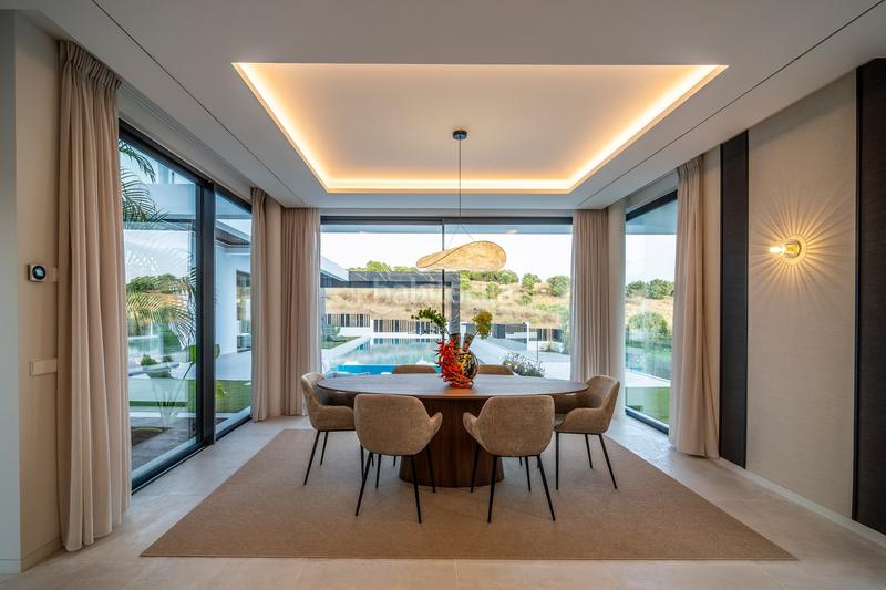 Foto a9f93f8f-cbff-4585-bb5b-8967fc09853f. Casa amb aparcament piscina a Centro Estepona