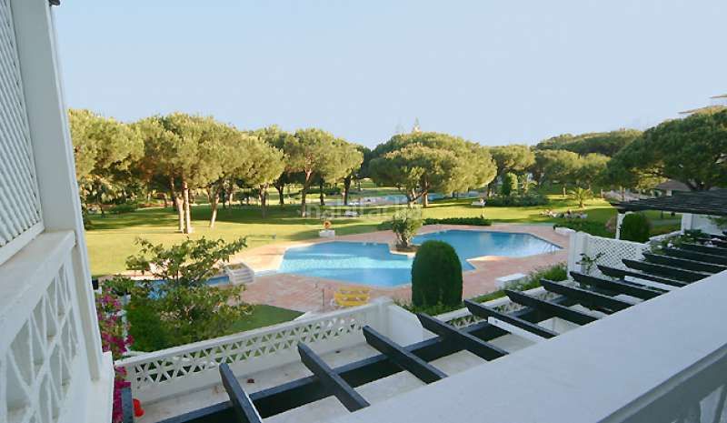 Foto 760f0e82-dd9a-4835-8065-b51afd954c00. Apartament amb piscina a Puerto Banús Marbella