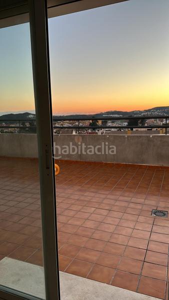 Foto 1ca99f15-dc6e-41f9-ade6-59bd756a675f. Apartament amb aparcament piscina a El Faro de Calaburra - Chaparral Mijas