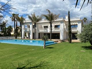 Maison à Centro. Exquisita villa junto a la playa con vistas panorámicas al mar