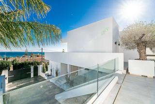 Maison à Mijas pueblo. Villa moderna con vistas al mar a solo 200 m de la playa  el cha