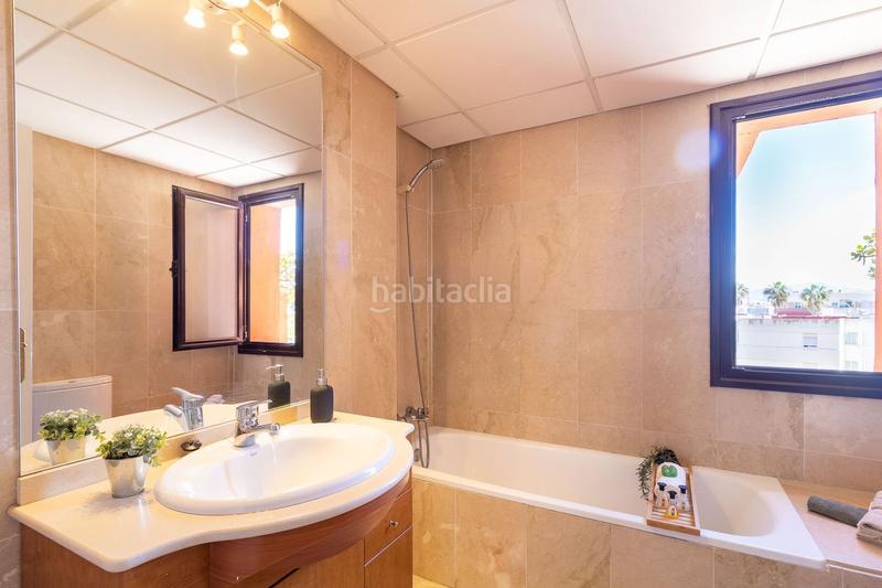 Foto 8315e370-7b86-48bc-b02b-2be240eeac27. Apartament amb aparcament piscina a puerto de Estepona Estepona