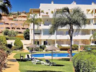 Apartament a Mijas pueblo. Elegante apartamento con vistas al mar en bellavista hill