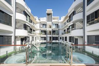 Appartement à Centro. Apartamento amueblado de 4 dormitorios y 3 baños en ventura este