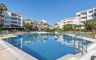 Location Appartement à Puerto Banús. Apartamento de lujo en primera línea de playa en puerto banús