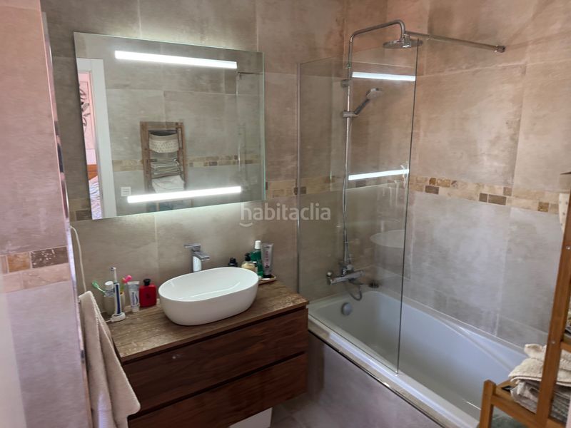 Foto f00e924d-3c16-4263-801f-676204a6d74c. Casa amb aparcament piscina a Centro Estepona