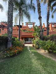 Affitto Casa a schiera in Lomas de Marbella Club. Exquisito apartamento de cinco dormitorios en comunidad gada pre