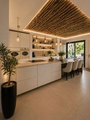 Rent Semi detached house in Nueva Andalucía centro. Elegante casa adosada familiar con piscina privada y sauna en nu