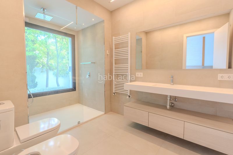 Foto 2adad156-a8a9-4945-b1d8-388886bd0e58. Casa amb calefacció aparcament piscina a Sierra Blanca Marbella