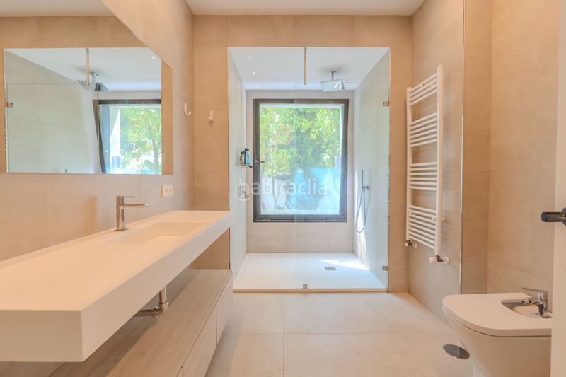 Foto 4f4a2fca-38f2-4372-88b9-9909afea7be3. Casa amb calefacció aparcament piscina a Sierra Blanca Marbella