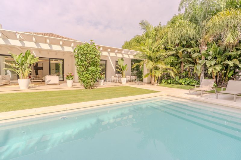 Foto 5aa78c3b-d3b2-42a4-a0ee-6d4c7aab74cd. Casa amb calefacció aparcament piscina a Sierra Blanca Marbella
