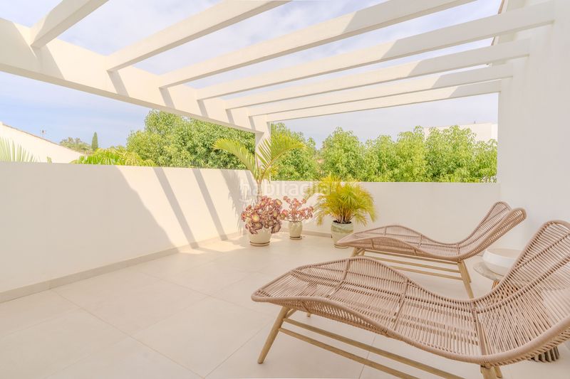Foto 8d9a73c2-58f0-411d-b8ff-76b18619e214. Casa amb calefacció aparcament piscina a Sierra Blanca Marbella