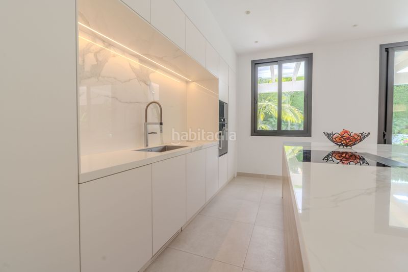 Foto a16d7c7b-49bd-46fd-9b5a-3839d74a40a4. Casa amb calefacció aparcament piscina a Sierra Blanca Marbella