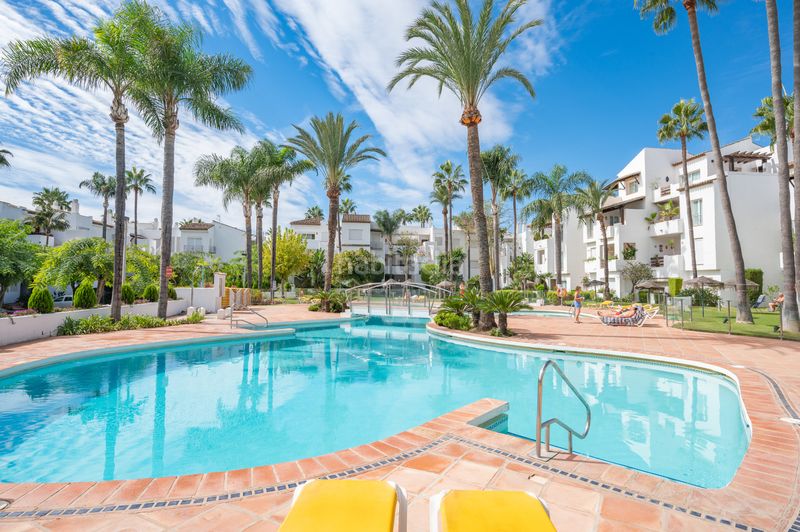 Foto afc4a9fd-7e14-42f2-ac4b-b54b6dbc86a7. Apartament amb calefacció aparcament piscina a Centro Estepona