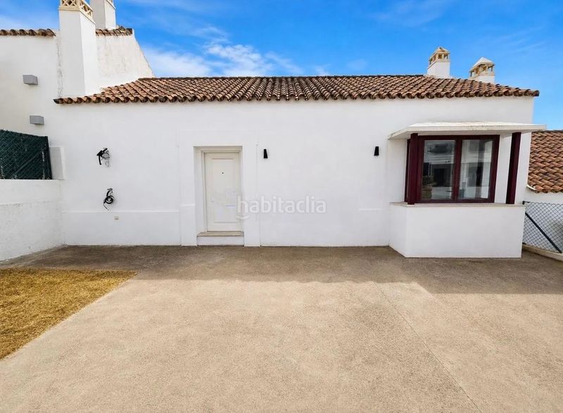 Foto db2cbf2d-5e34-4898-81e3-feceb79ce57b. Casa amb calefacció aparcament piscina a Casares pueblo Casares