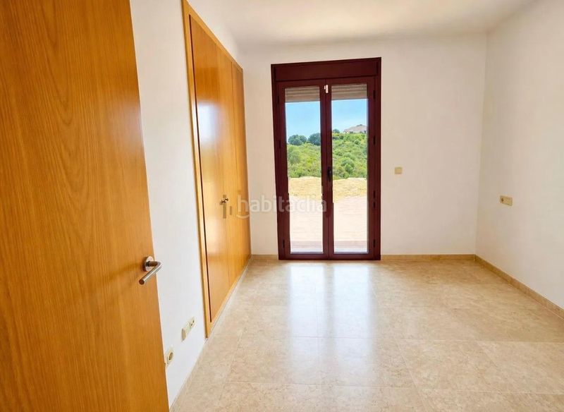 Foto ffa0d50a-3d18-4c35-ac9a-38ba49893440. Casa amb calefacció aparcament piscina a Casares pueblo Casares