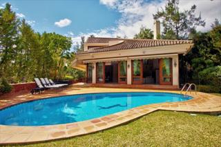 House in Benahavís pueblo. Villa en venta en benahavis