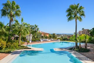 Miete Appartement in La Alquería. Elegante apartamento de 2 dormitorios con vistas panorámicas y e