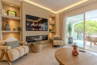 Rent Apartment in La Quinta. Apartamento contemporáneo de 3 dormitorios con vistas a la monta