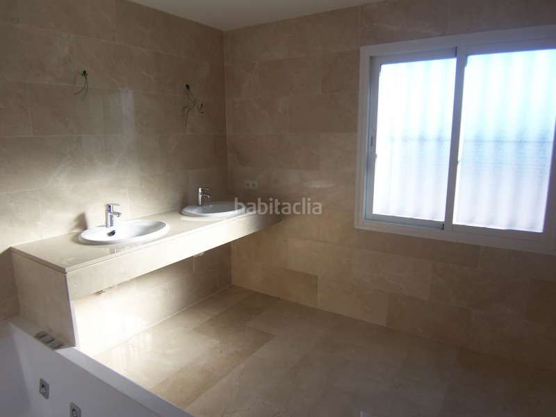 Foto 205ab902-cd20-4c7e-b0fb-3b3170655690. Casa amb piscina a Casco Antiguo Marbella
