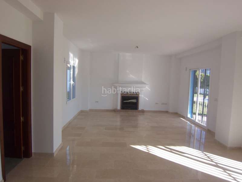 Foto 2bf3dbb1-5a4b-467b-9de6-f582c234affd. Casa amb piscina a Casco Antiguo Marbella