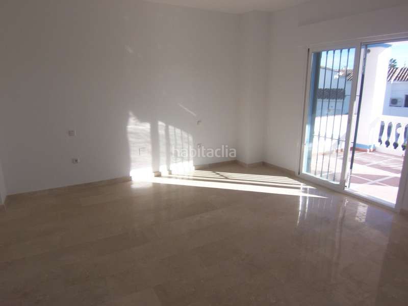 Foto 72d6a9dc-ac9f-42a9-bd66-d3588238f33b. Casa amb piscina a Casco Antiguo Marbella