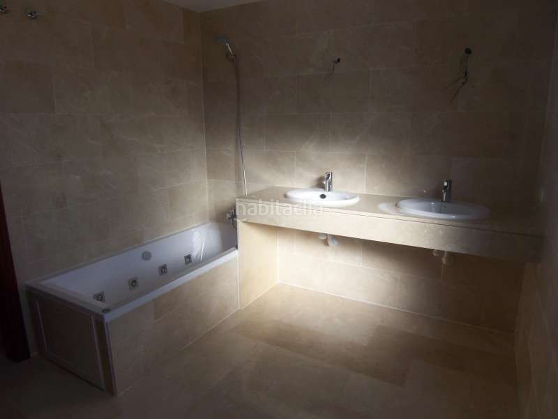Foto a1745e4f-cc91-46a9-be15-df311fc771e2. Casa amb piscina a Casco Antiguo Marbella