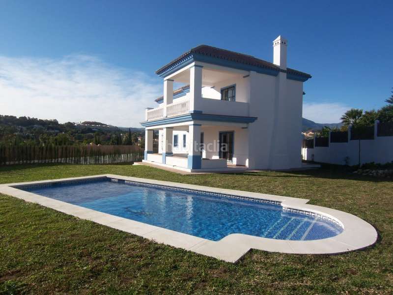 Foto cc7cc82d-2947-4025-8128-c980282c7202. Casa amb piscina a Casco Antiguo Marbella