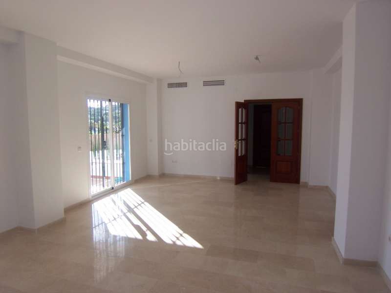 Foto d3b20afa-3fa6-4a50-836e-93e808de8af2. Casa amb piscina a Casco Antiguo Marbella