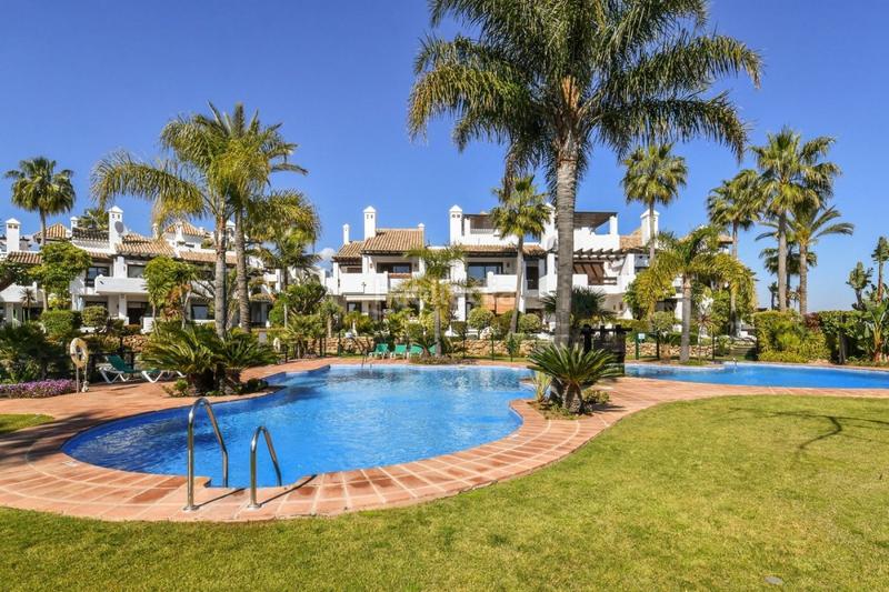 Foto 4bfb1a18-93fd-4818-8407-bb54536bc389. Casa adossada amb calefacció aparcament piscina a Benahavís