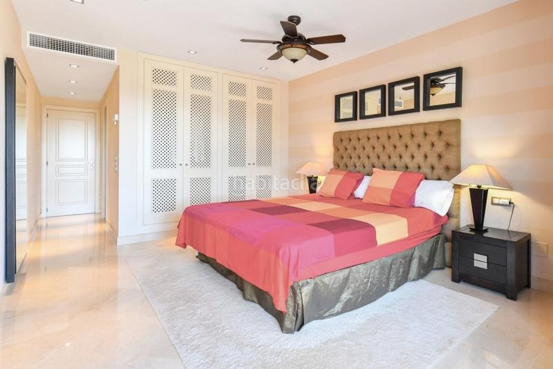 Foto 85dce9e6-22a7-4895-8799-ac601ebacbf3. Casa adossada amb calefacció aparcament piscina a Benahavís