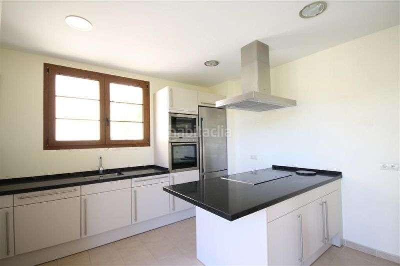 Foto a9eee7dd-a2d1-4143-b6b2-eea2f05f41ce. Casa villa en venta en Casco Antiguo Marbella