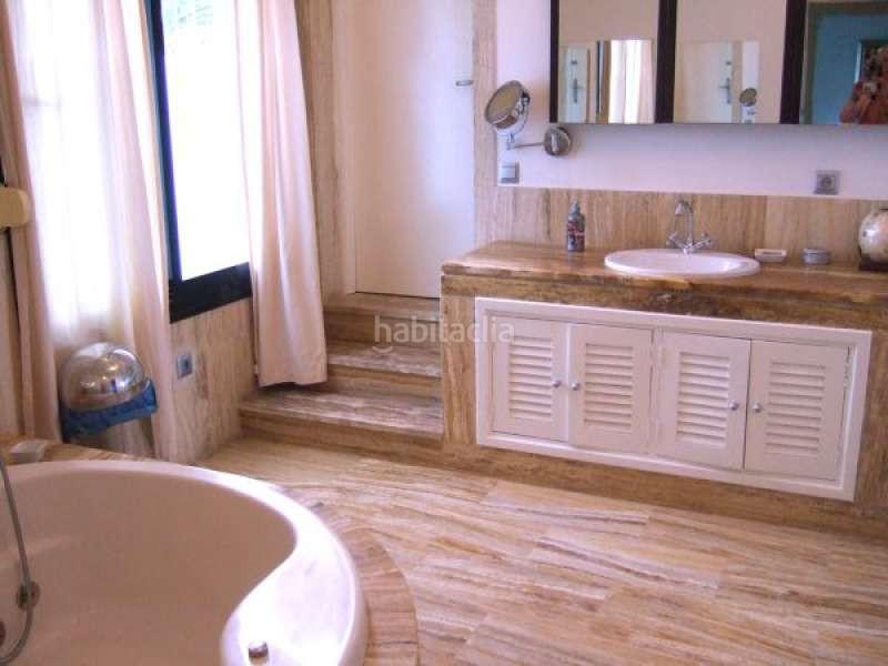 Foto 2b6d24bb-e968-4bea-abc0-a61c3b959f18. Casa villa en venta en Casco Antiguo Marbella