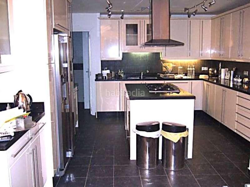 Foto d338a8b2-7ca8-41f9-91a6-e8321ff2137a. Casa villa en venta en Casco Antiguo Marbella