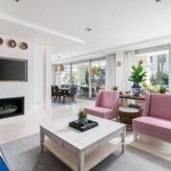 Foto 20c6376d-ee73-4d0a-92f2-51924132dac6. Casa villa en venta en Casco Antiguo Marbella