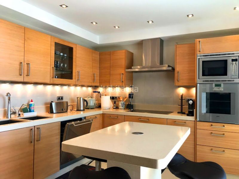 Foto 82283554-ee89-46ff-b2f7-963e35ab689c. Apartament amb aparcament piscina a Puerto Banús Marbella