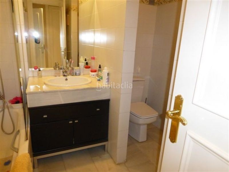 Foto 13624026-461e-4586-8465-3d498b2af106. Apartament amb calefacció aparcament piscina a Nueva Andalucía centro Marbella