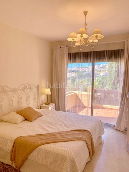 Foto 3830f4a3-2a2f-4d81-97a6-9dd3f7410ce3. Apartament amb aparcament piscina a Centro Estepona