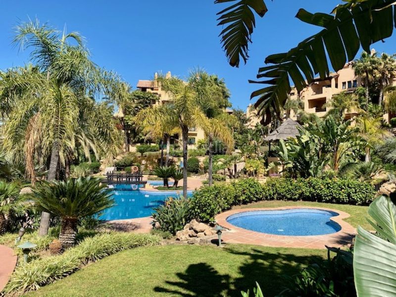 Foto 7a206f11-e489-4115-a2e9-47bce6efebea. Apartament amb aparcament piscina a Centro Estepona