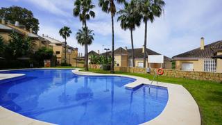 Apartament a Casco Antiguo. Elegante apartamento de 2 dormitorios en venta en la quinta, mar