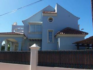 Maison à Puerto Banús. Villa en venta en marbella  puerto banus, marbella