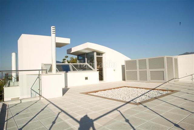 Foto 9969a432-8de8-4112-b8f2-1a9efa532c40. Casa adossada amb aparcament piscina a Casco Antiguo Marbella