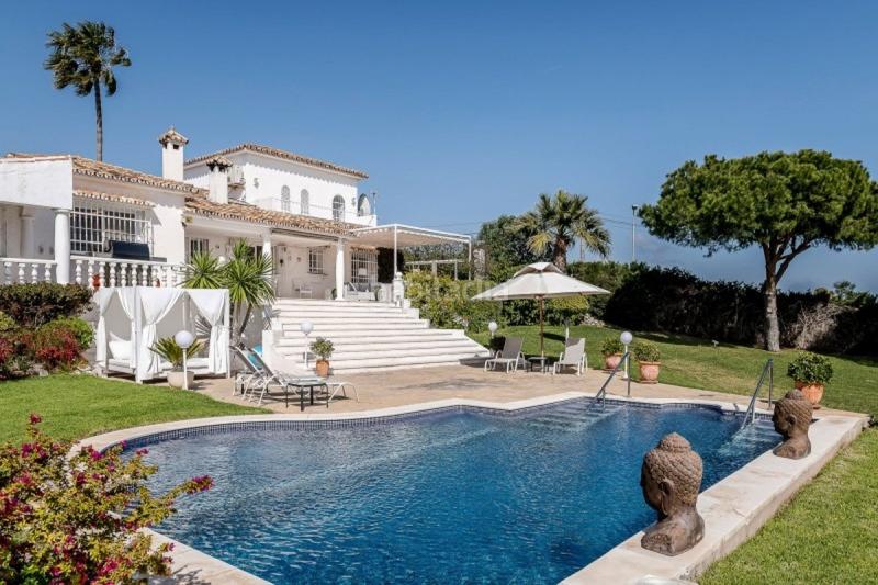 Foto f005e9f1-93a4-4a39-a1e7-3b00bd571a0b. Haus mit parking pool in Casco Antiguo Marbella