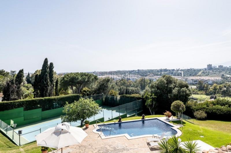 Foto 7316ca39-a639-4c81-bc13-7a1230f4ee5a. Maison avec parking piscine dans Casco Antiguo Marbella